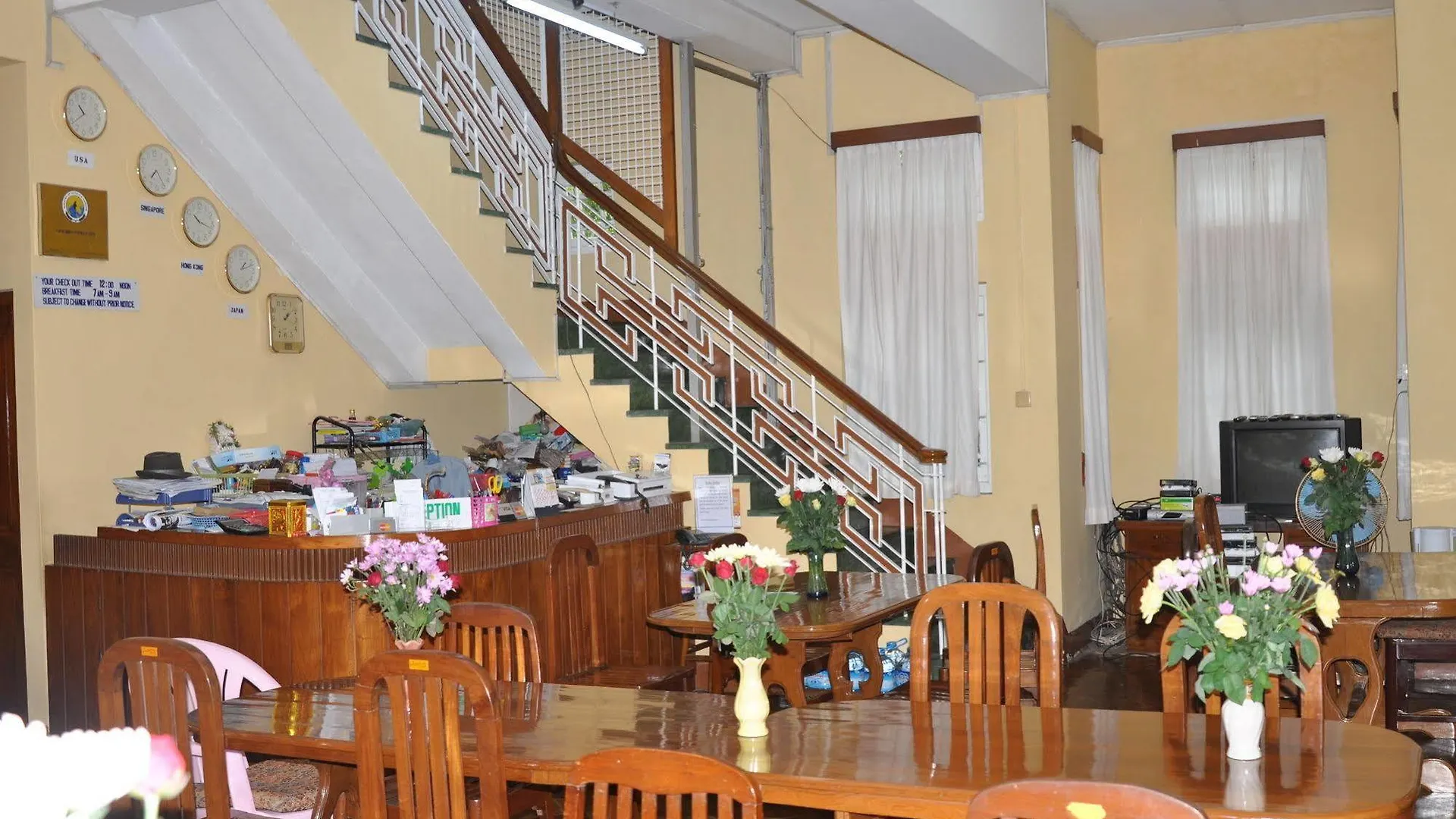 Golden Guest Inn Yangon 2*,