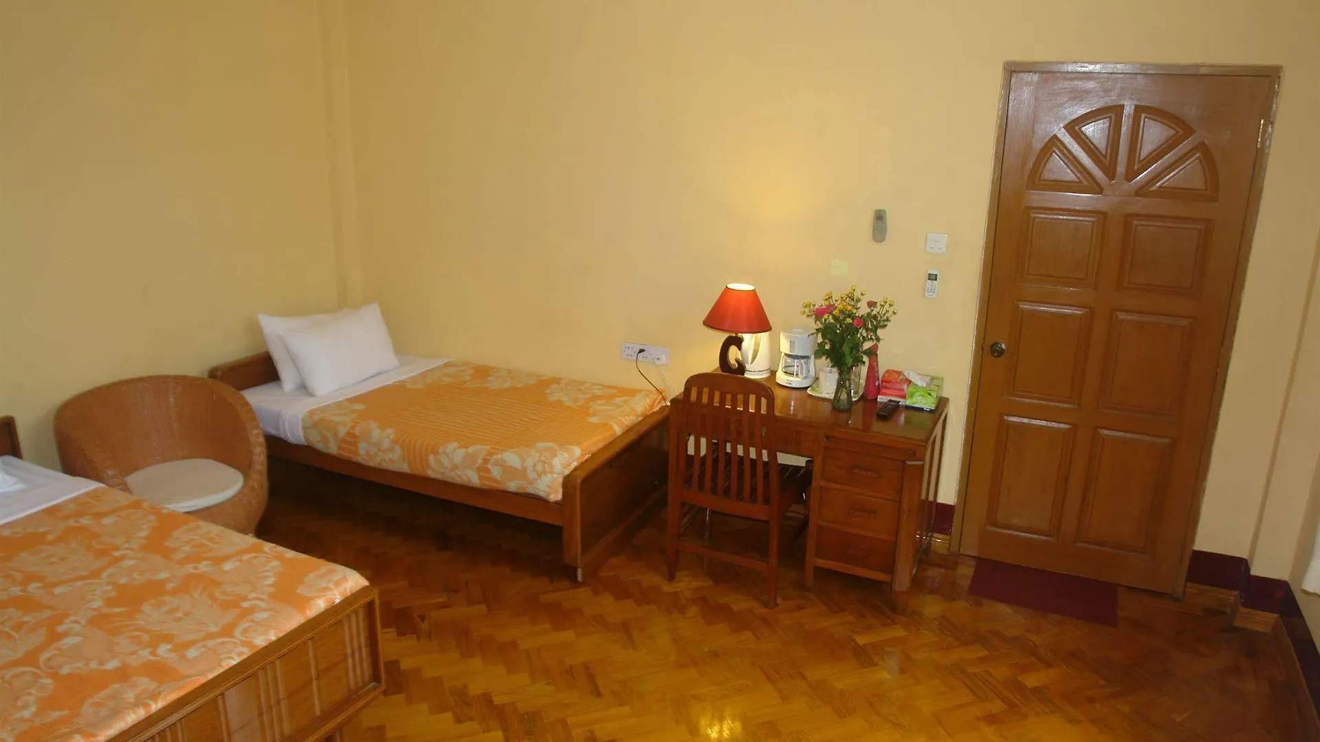**  Golden Guest Inn Yangon Myanmar